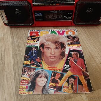 Radiomagnetofon+1-SHARP cerveny gratis. - 2