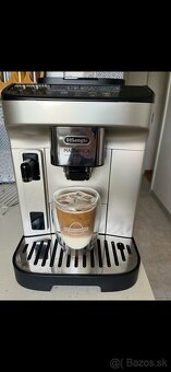 Predám kávovar Delonghi Ecam Magnifica Evo - 2