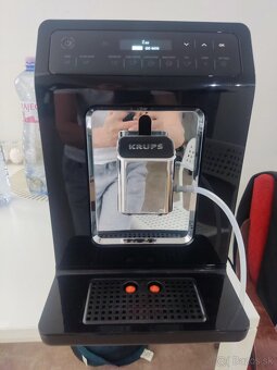 Predám plne funkčný plno automatický kávovar Krups EA89 - 2