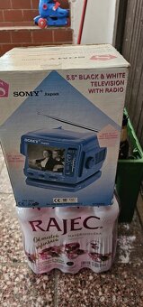 Predám pisaci stroj,televízor plus co je na foto - 2
