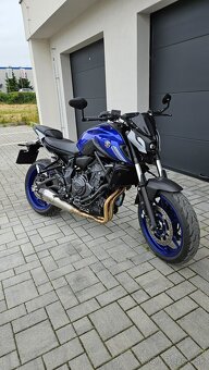 YAMAHA MT 07 - 2