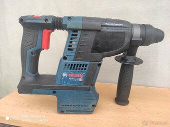 Bosch akumulátorové kladivo - 2