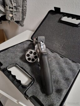 Revolver Taurus 44 mag - 2