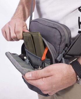 Kapsa cez rameno Pentagon Kleos čierna - 2