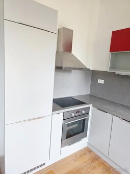 Kuchynská linka včetně spotřebičů - 2