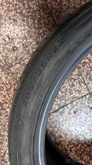 285/35 R22 - 2