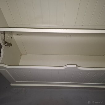 Vešiakova stena/skriňa JYSK - 2