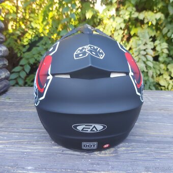 Predám novú nepoužitú prilbu veľkosť M - 2