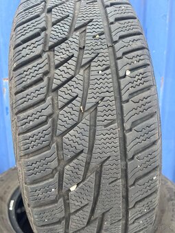 Predám 205/60R16 - 2