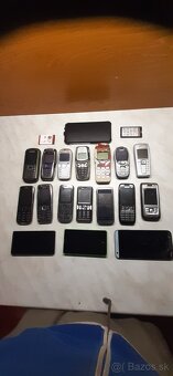 Retro mobilne telefony-mobily - 2