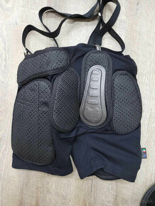 Snowboard / Ski vystúžené šortky Atom Ufo Plast s trakmi - 2