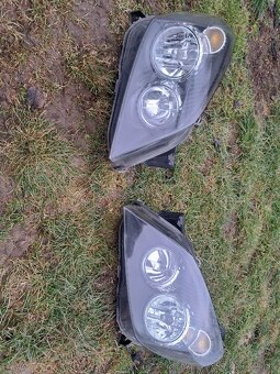 Predné svetlá Opel astra GTC - 2