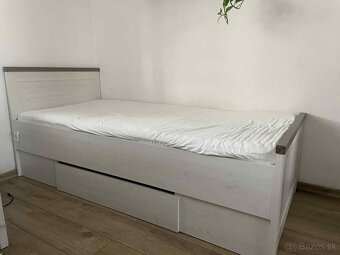 Posteľ vo vintage štýle - 2