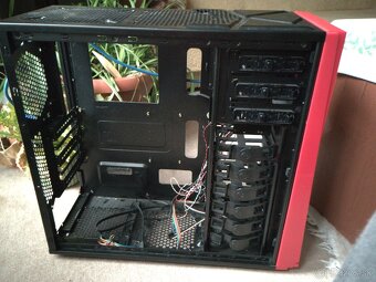 ATX PC Skrinka. - 2