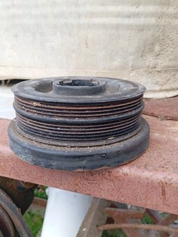 Predám klukovu remenicu BMW E60 e61 525D - 2