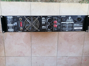 Behringer EP2500 - 2