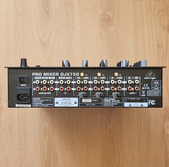 DJ Mix Behringer DJX750 - 2