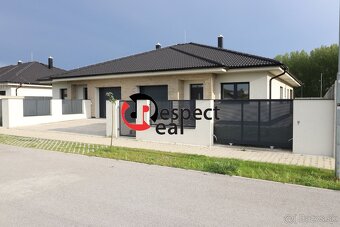 Rodinný dvojdom s garážou a s nadštandardným vybavením - 2