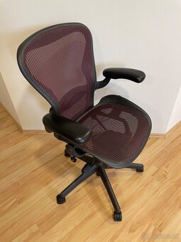 Herman Miller Aeron - veľkosť B - 2