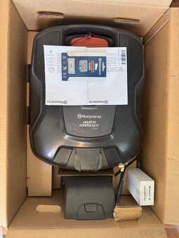 Robotická kosačka HUSQVARNA AUTOMOWER® 315X - 2
