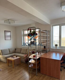 Na predaj útulný 1 izbový byt po kompletnej rekonštrukcii - 2