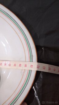 Veľké oválne porcelánové taniere a pokrievka - 2