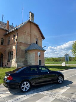 E90 - 2