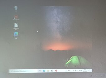 Projektor Toshiba TDP-T80, žiarovka ok, otestovaný - 2