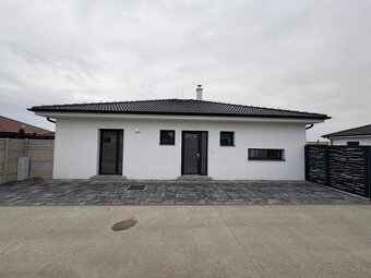 Moderný 4 izbový RD Groisov Dvor v Kostolišti - 2