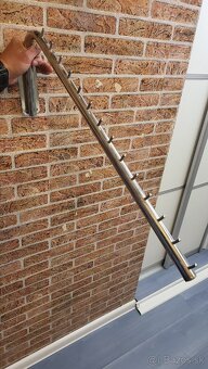 Vešiak na stenu - 2