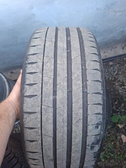 245/40 r18 - 2