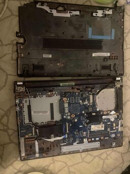 Ponukám nefunkčné notbebooki na diely - 2