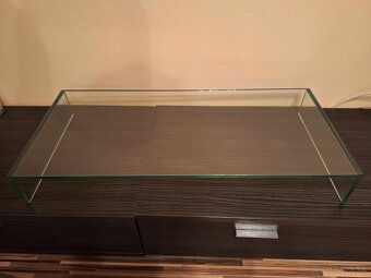 PODSTAVEC pod TV - 2