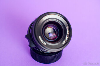 Voigtländer Ultron 2/28. Leica LM. - 2