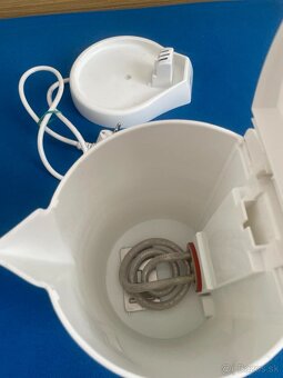 Rýchlovarná kanvica " SOLAC ". - 2