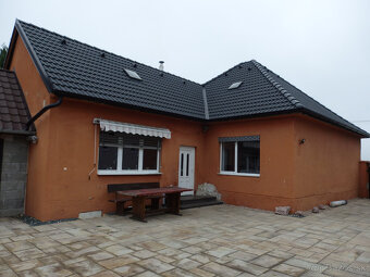 Na predaj 3 izbový rodinný dom v obci Šúrovce okr.Trnava - 2