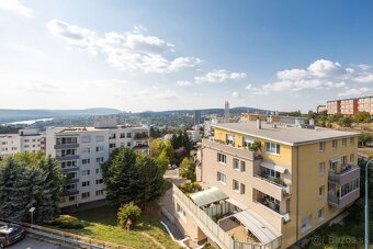 REZERVOVANÉ - 5 izbový byt s terasou s krásnym výhľadom pri - 2