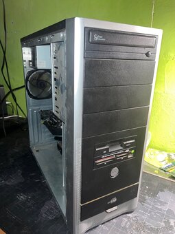 Pc : i5 3570k , 16gb ram , gtx 1050ti , 250gb + 500gb - 2