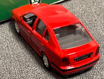 Škoda Octavia 1997 1:43 Kaden - 2
