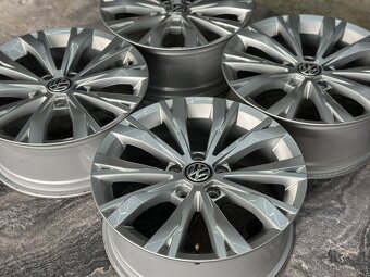 ✅ 5x112 r17 Montana vw tiguan Passat b8 krasny stav - 2