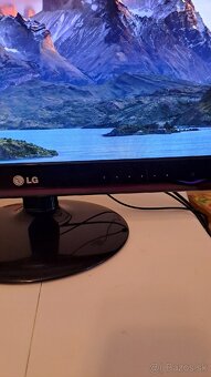 23" palcový LG Flatron E2350T-PN - 2
