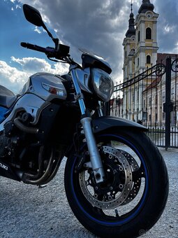 Suzuki GRS 600 - 2