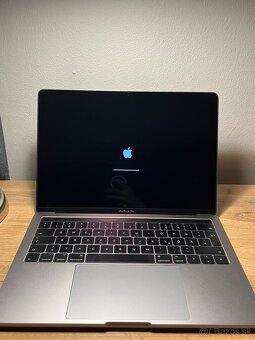 MacBook Pro 13” (2017) - 2
