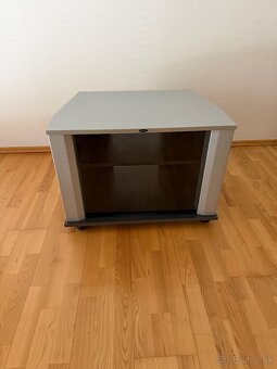 Skrinka pod TV - 2