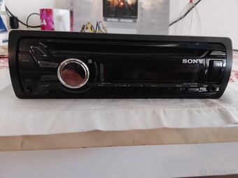 Predam autoradio sony.CD,USB,RADIO,AUX,bez zavady. - 2