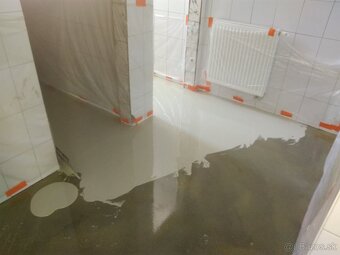 Epoxidová - polyuretánová - liata priemyselná podlaha - 2