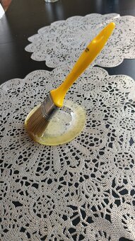 Moderné umenie- socha : Štetka v akcii - 2