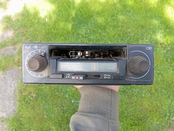 Predám staré auto rádio - 2