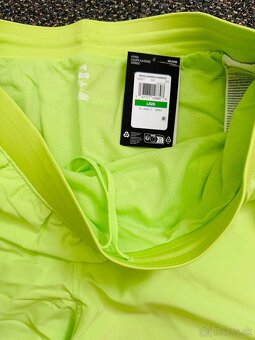 Under Armour bežečké šortky - 2