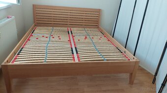 PREDÁM DREVENÚ POSTEL 180x200cm AJ S ROŠTAMI - 2
